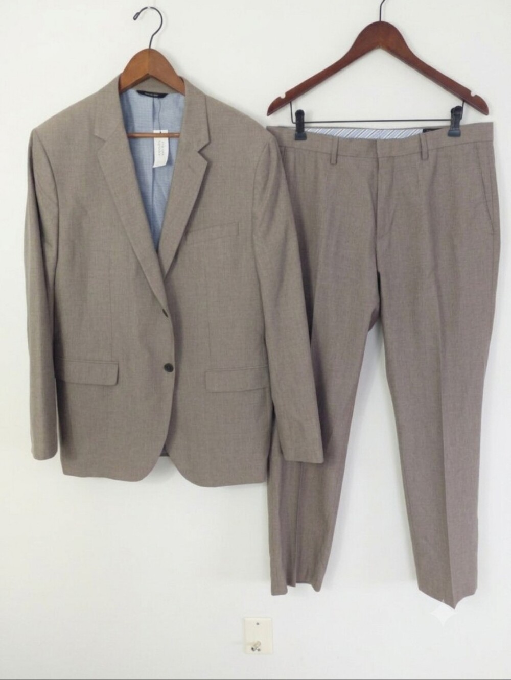 Banana Republic Tailored Slim Fit Suit Taupe 46R Blazer 34x32 Pants New